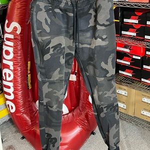 Nike tech fleece camo pants size L